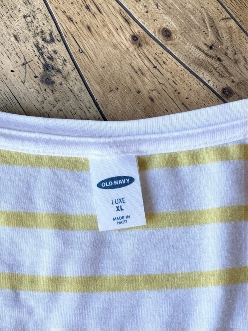 Old Navy Luxe Yellow White Striped V Neck Tee XL Soft Stretch Short Sleeve - Picture 3 of 8
